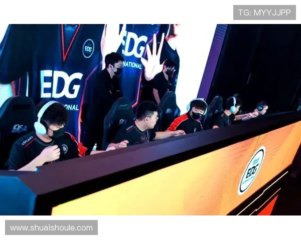 EDG战队团队协作的创新变革与英雄联盟赛场的崛起之路