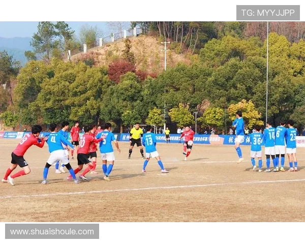 杭州足球队团队协作能力大幅提升创新高排名引发关注与期待